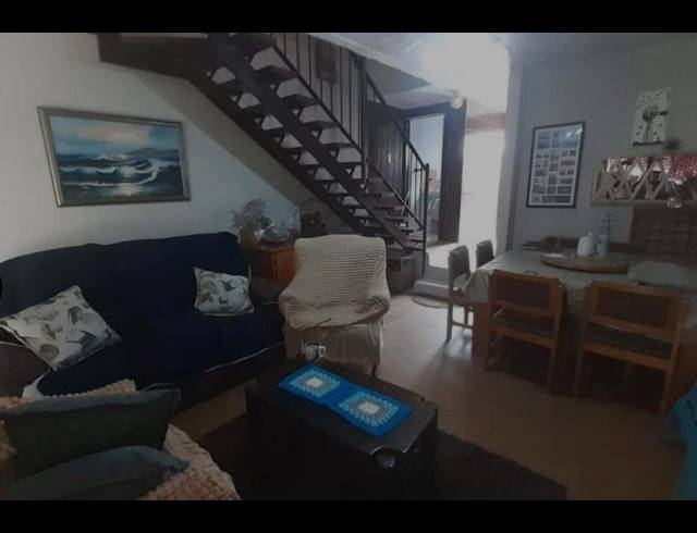 2 BEDROOM APARTMENT FOR SALE IN CLAREMONT